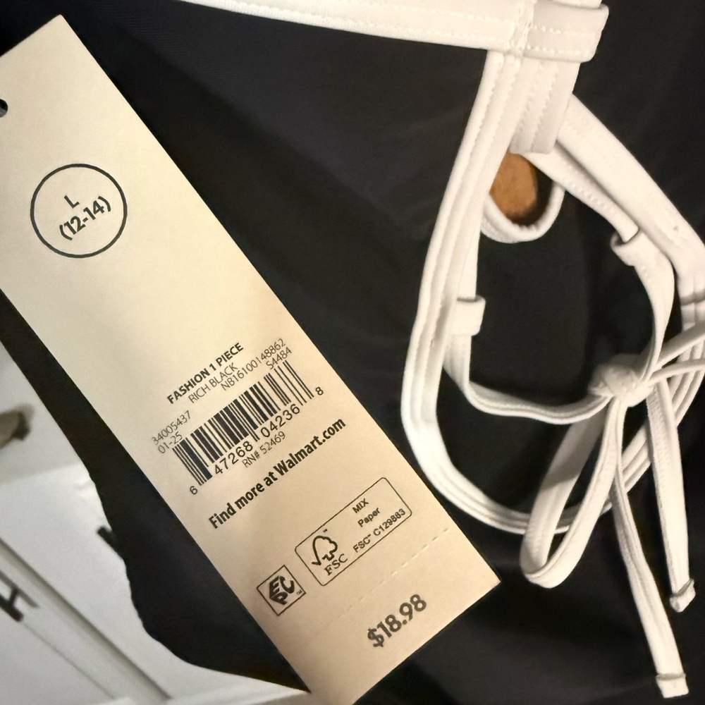 🔆NWT Stylish Black and White Woman One Piece Swimsuit - Picture 4 of 4